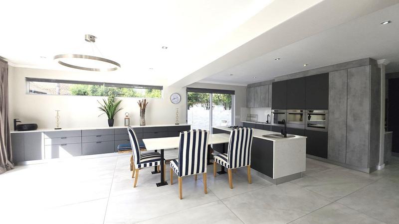 5 Bedroom Property for Sale in The Islands Estates North West